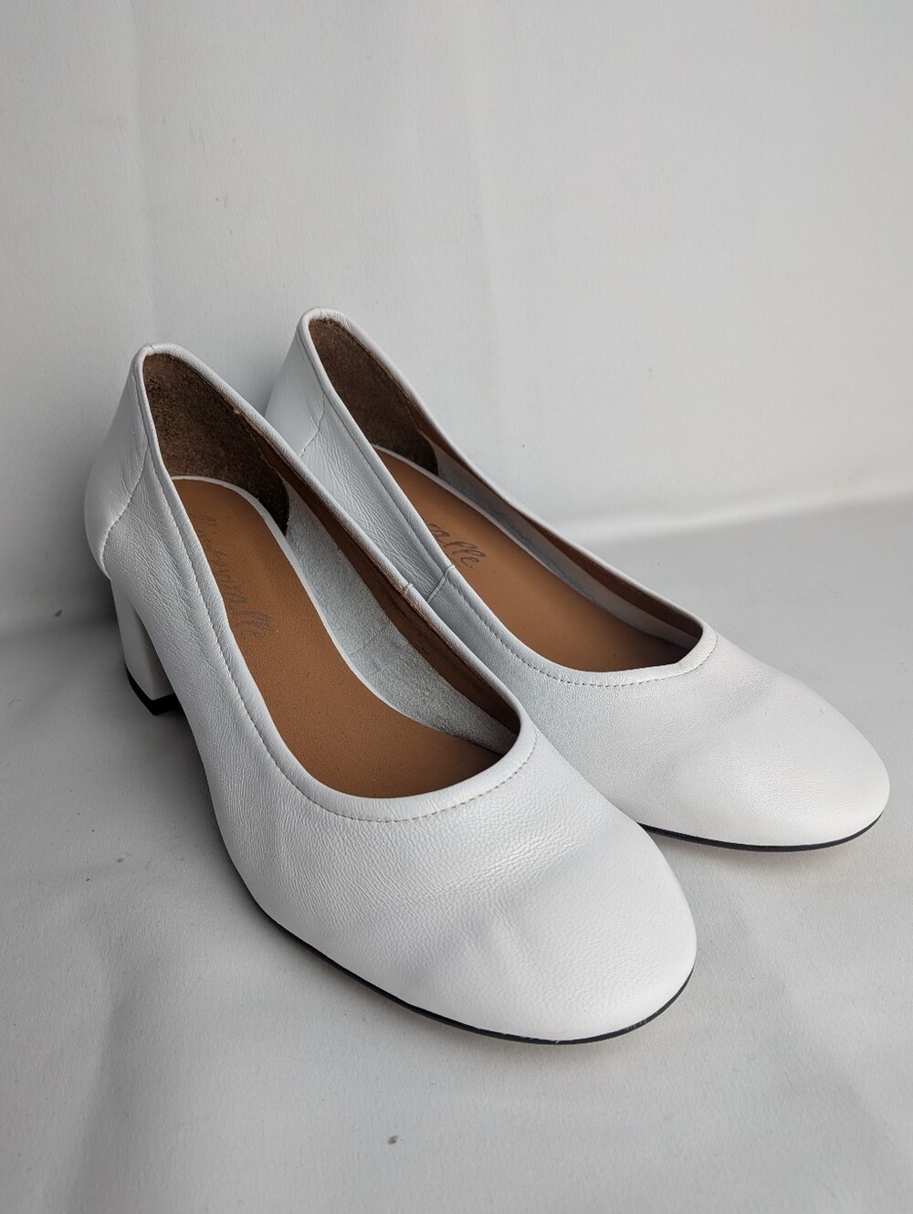 L'INTERVALLE women White Leather Heel Shoes Size 37 = 6.5, 7 US Round Tip